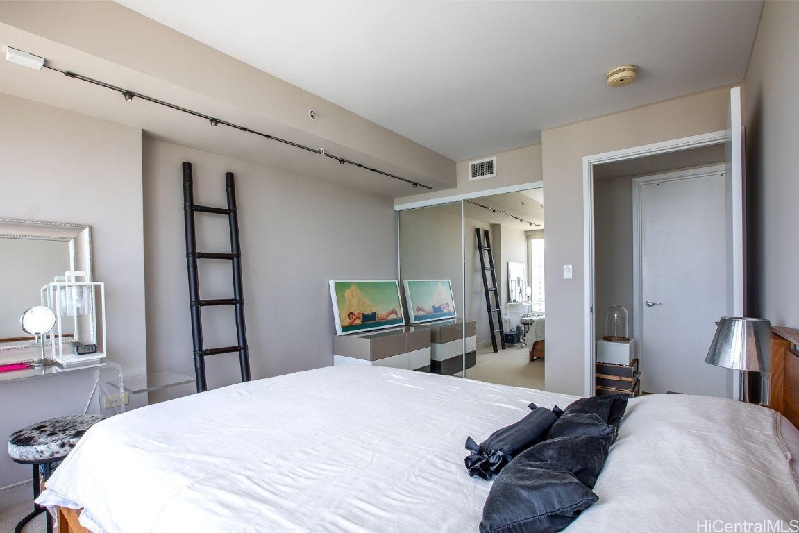 1009 Kapiolani Boulevard 4104 Property Photo 9