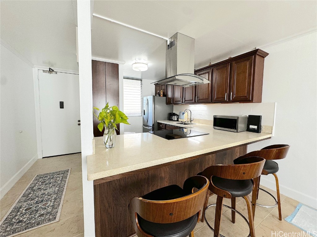 1128 Ala Napunani Street 406 Property Photo 2