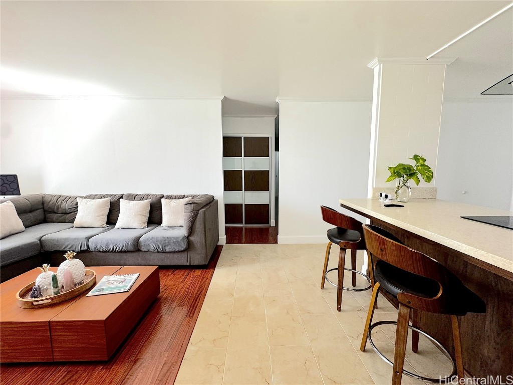 1128 Ala Napunani Street 406 Property Photo 12