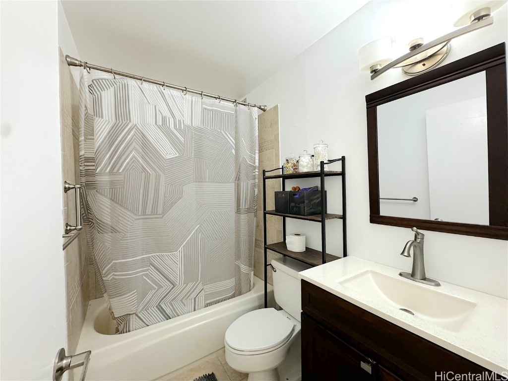 1128 Ala Napunani Street 406 Property Photo 16