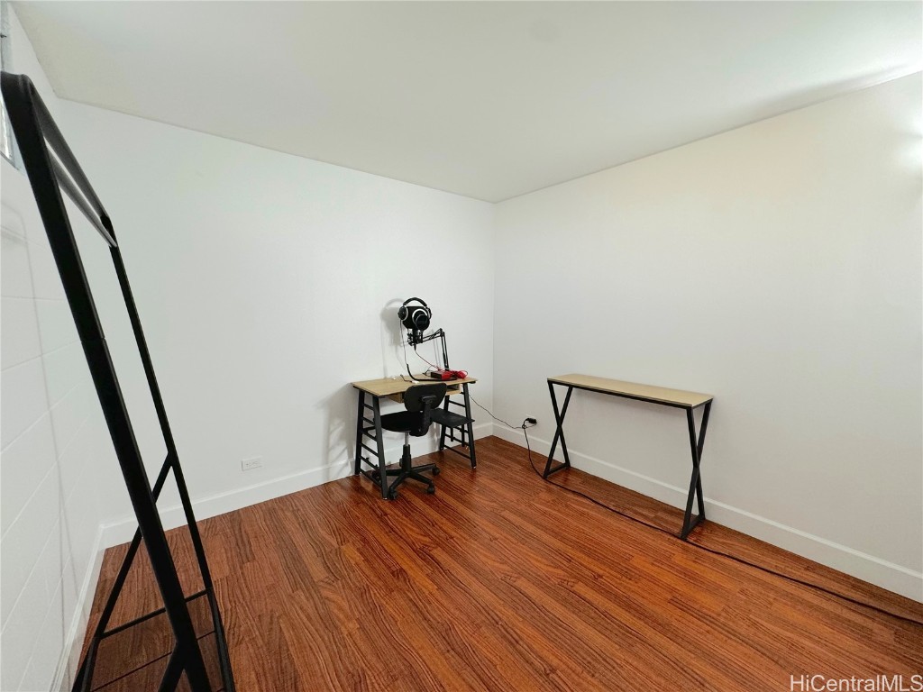 1128 Ala Napunani Street 406 Property Photo 19