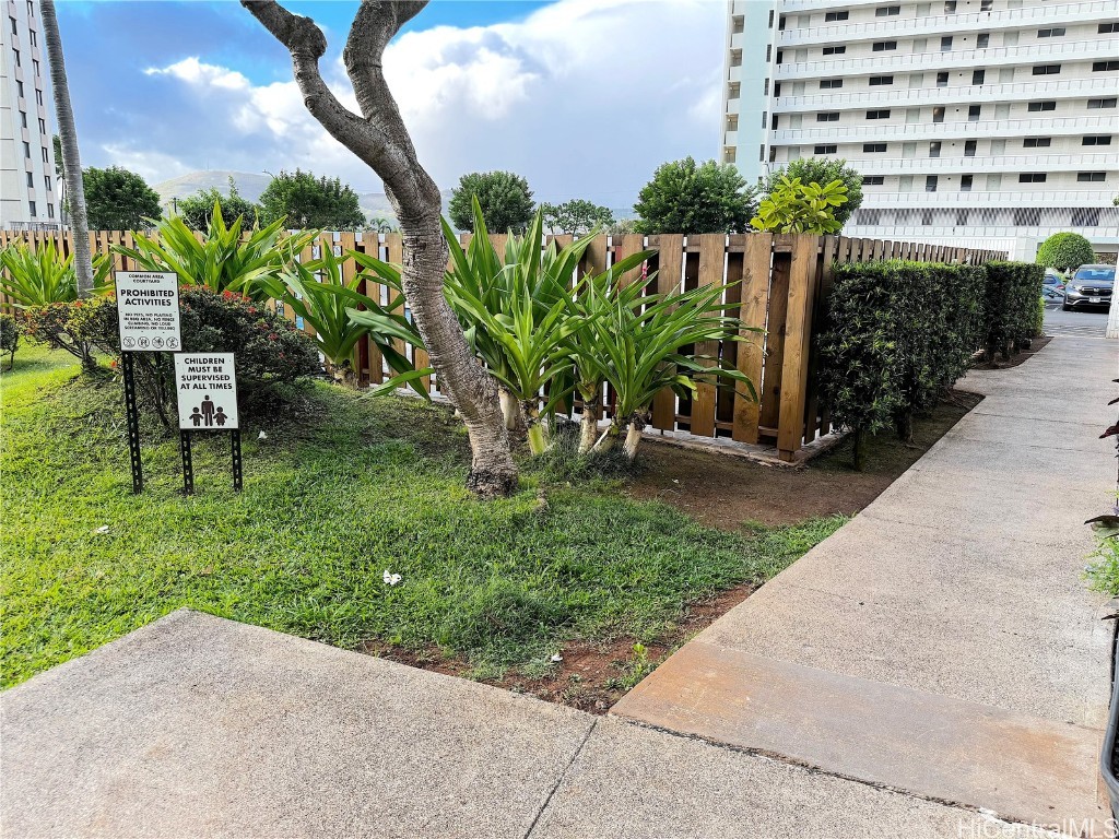 1128 Ala Napunani Street 406 Property Photo 23