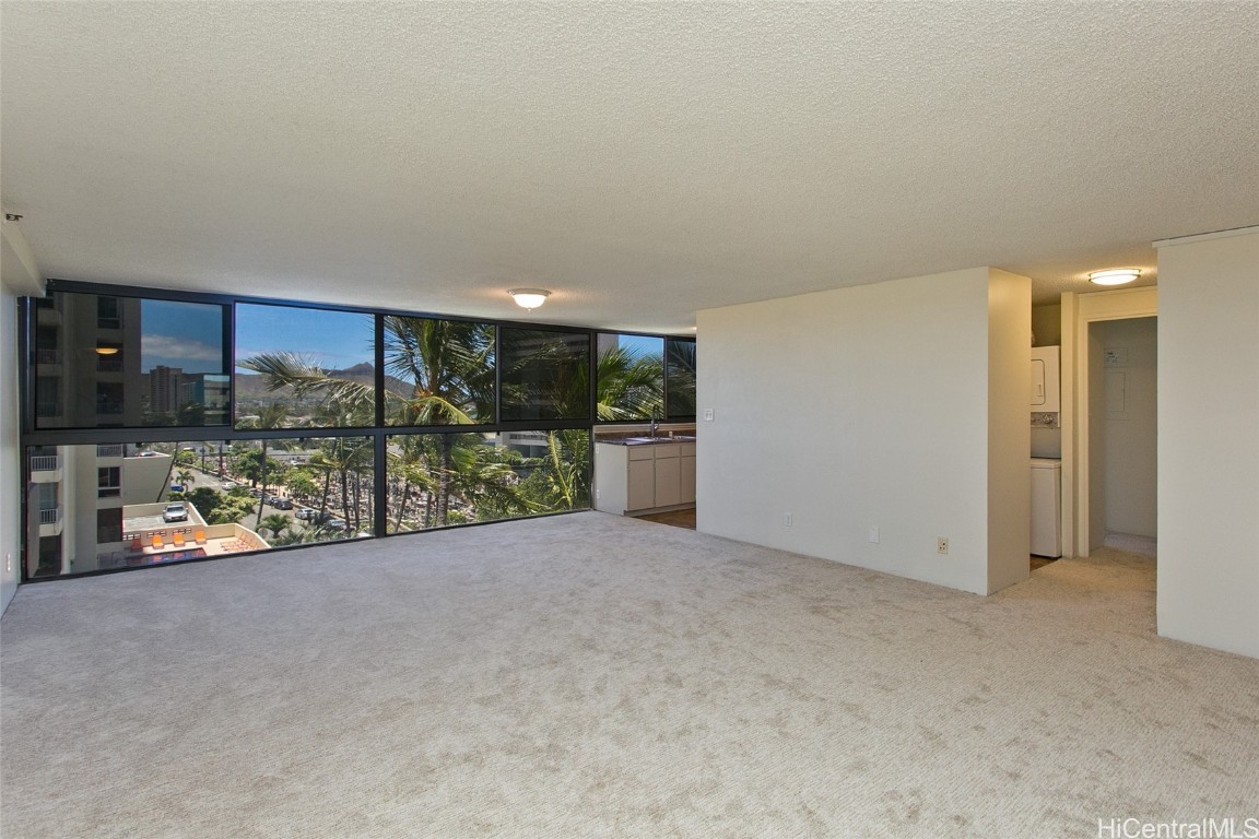 2724 Kahoaloha Lane 806 Property Photo 3