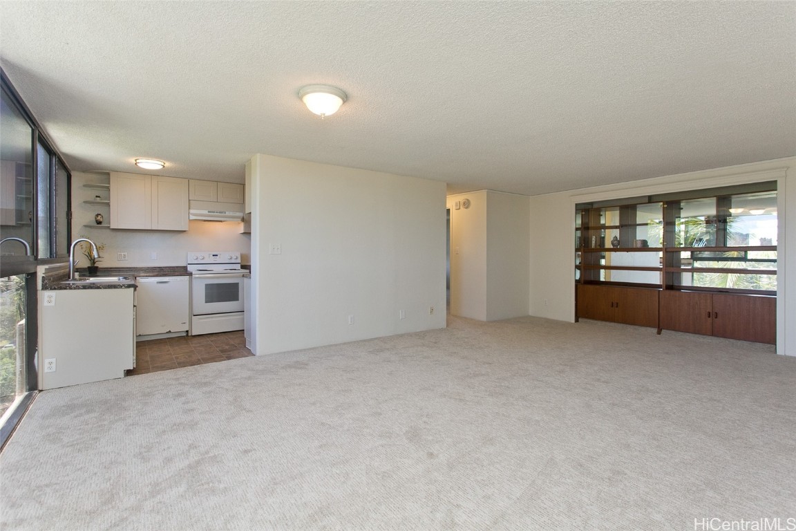 2724 Kahoaloha Lane 806 Property Photo 5