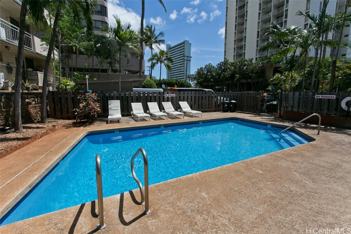 2724 Kahoaloha Lane 806 Property Photo 14