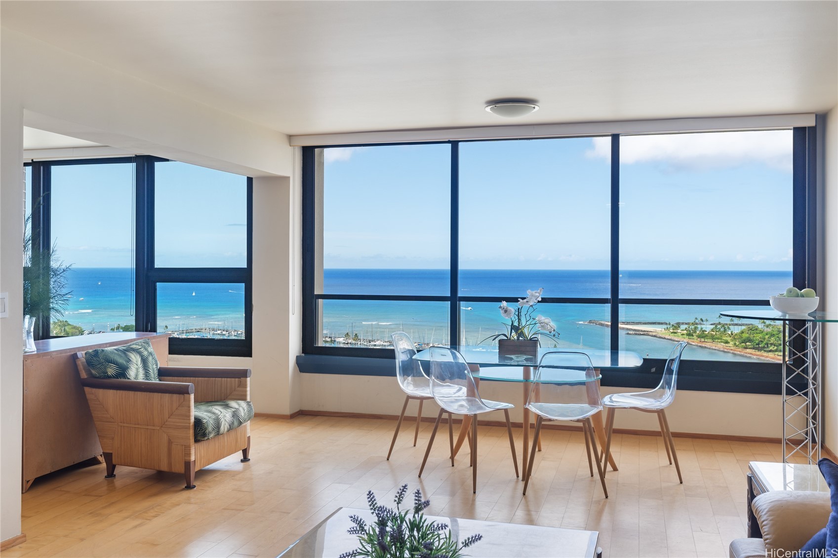 1600 Ala Moana Blvd Property Photo