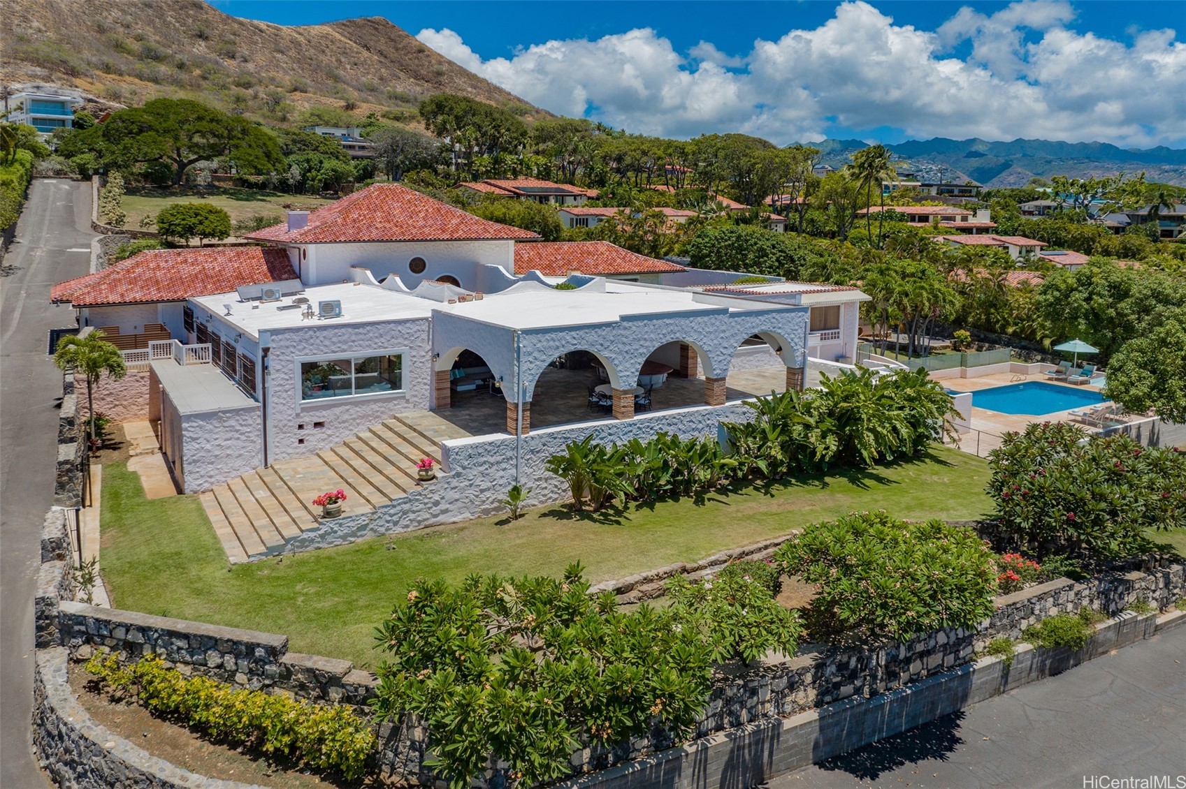 3735 Diamond Head Road Property Photo 6