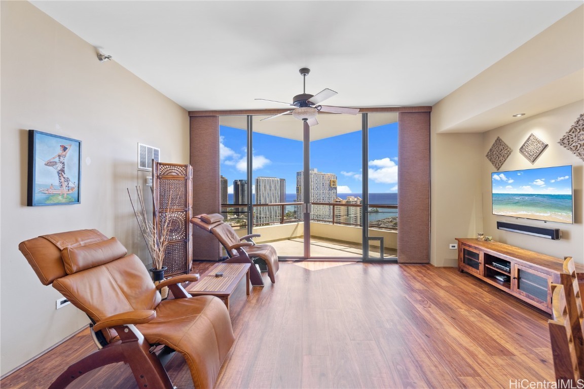 725 Kapiolani Boulevard 3102 Property Photo 1