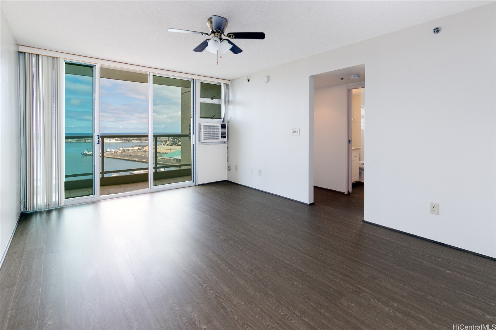 215 N King St Property Photo 3