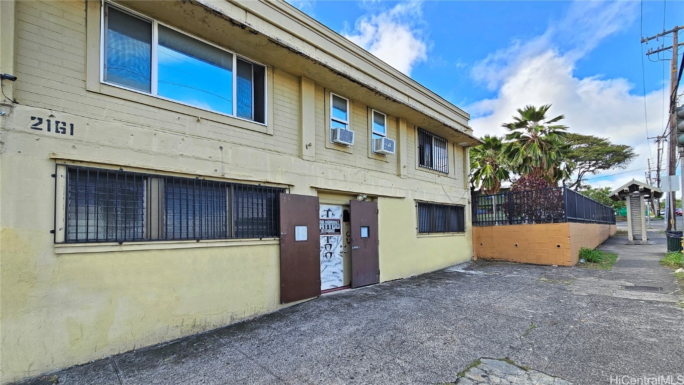 2161 N School Street Property Photo