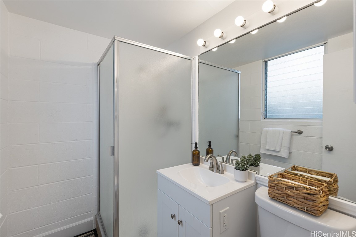1120 Hassinger Street 206 Property Photo 16