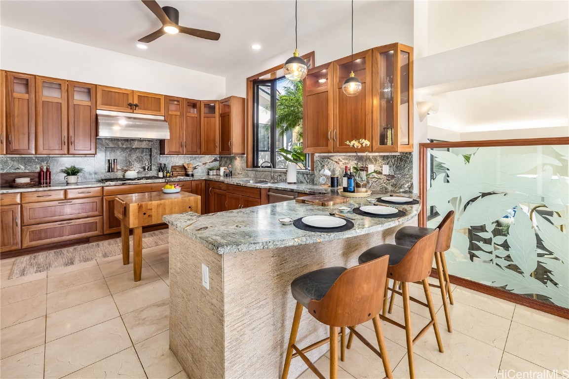 688 Kaulana Place Property Photo 10