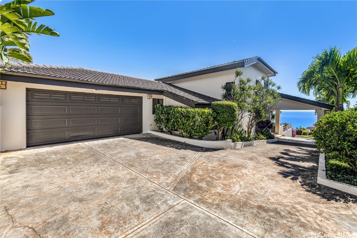 688 Kaulana Place Property Photo 24
