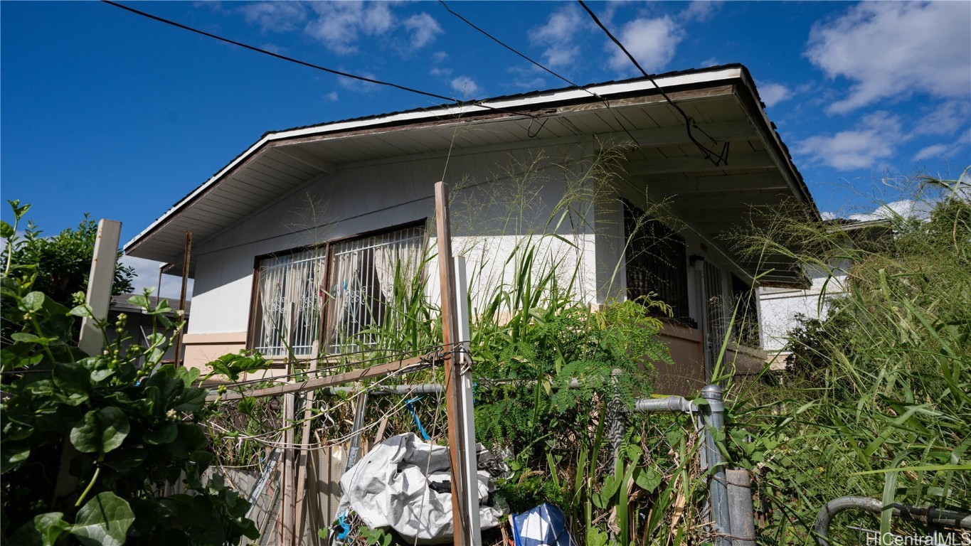 1422 Pua Lane A Property Photo 1