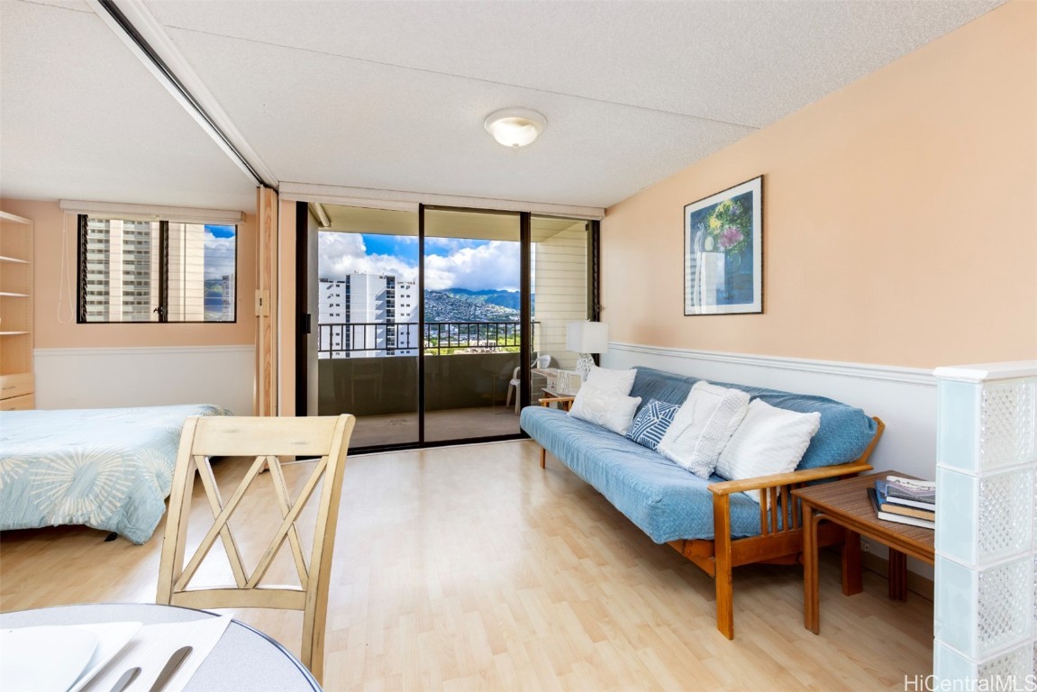 2240 Kuhio Avenue 1303 Property Photo 4