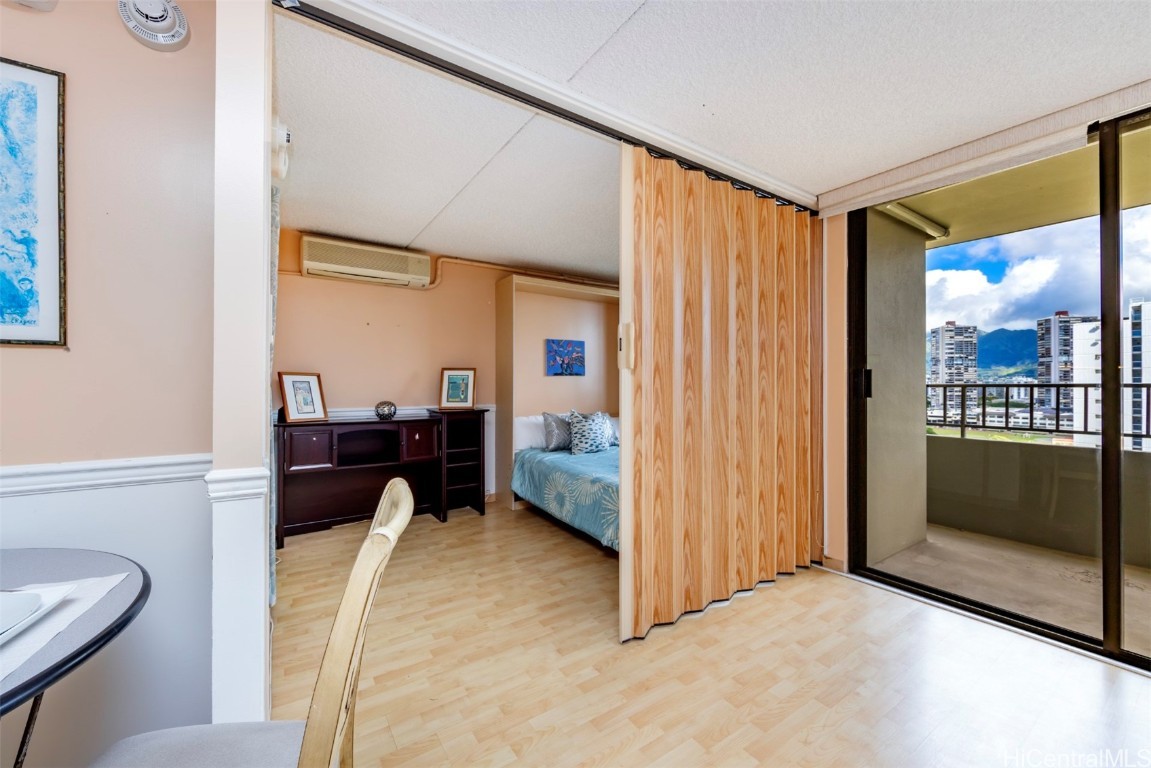 2240 Kuhio Avenue 1303 Property Photo 6