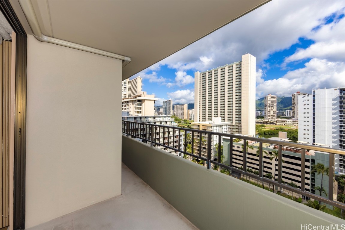 2240 Kuhio Avenue 1303 Property Photo 11