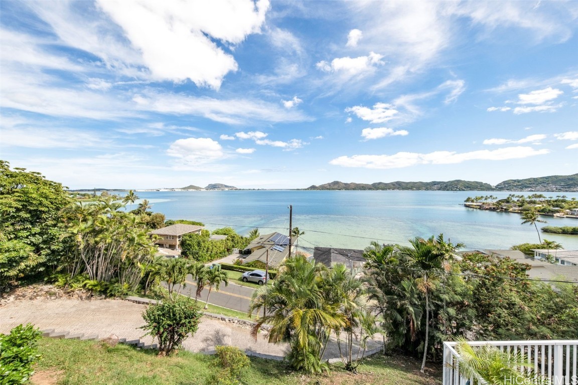 Lilipuna neighborhood in Kaneohe, Hawaii, featuring waterfront homes with stunning bay views