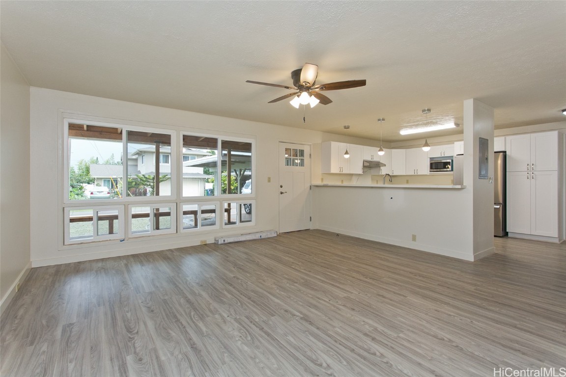 328 Clark St Property Photo 4