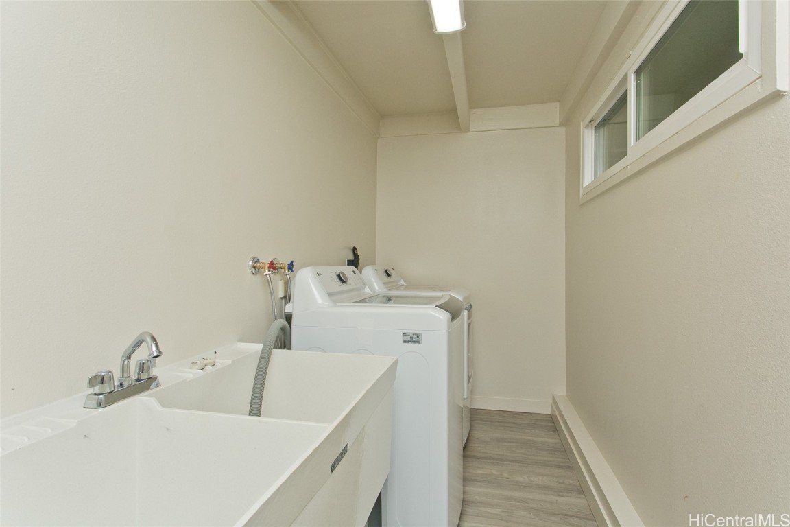 328 Clark St Property Photo 16