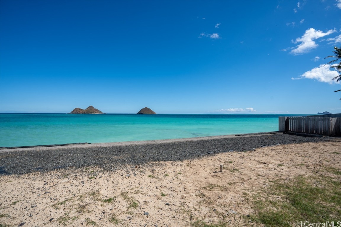 1318 Mokulua Drive Property Photo