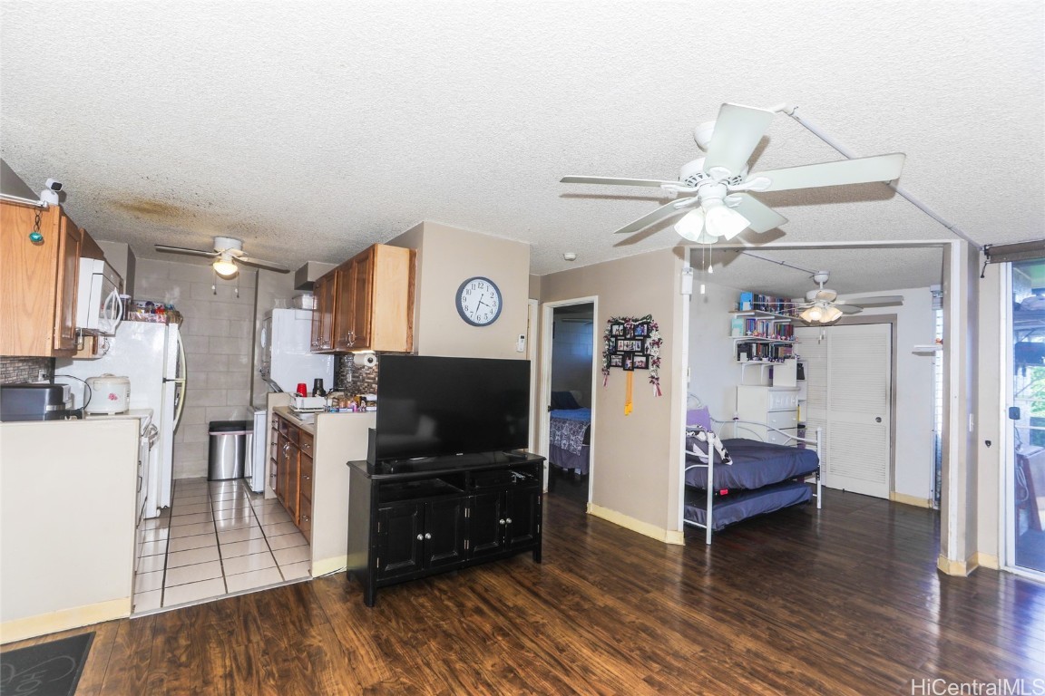 1260 Richard Lane B405 Property Photo 2
