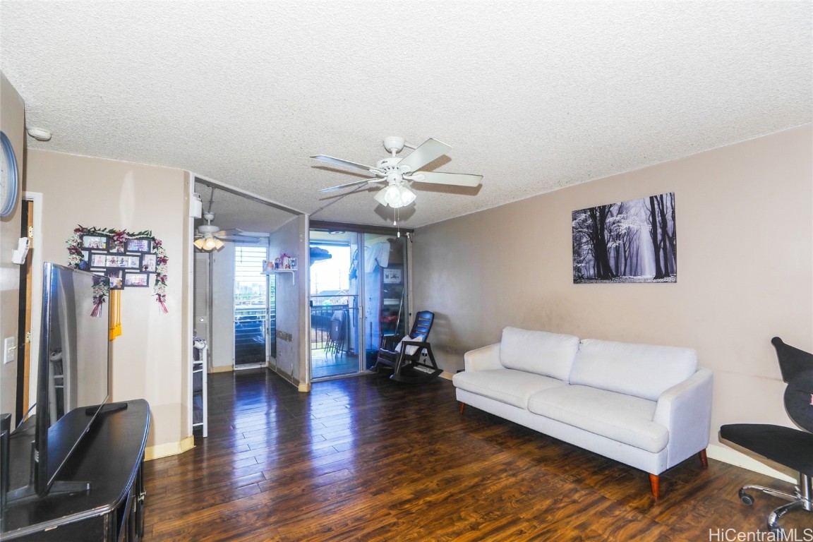 1260 Richard Lane B405 Property Photo 6