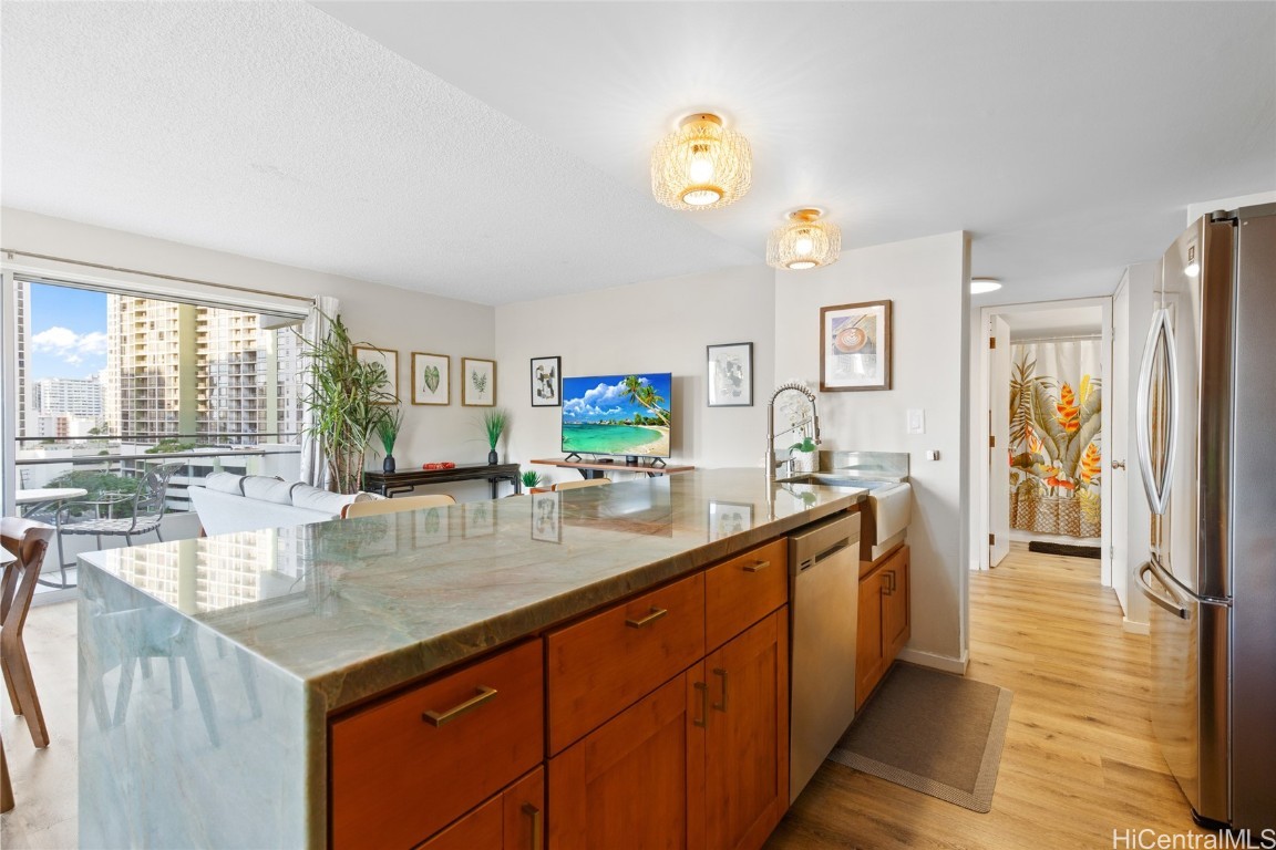 240 Makee Road 8b Property Photo 16