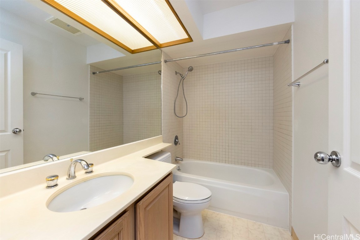 1317 Moanalualani Way 13c Property Photo 20