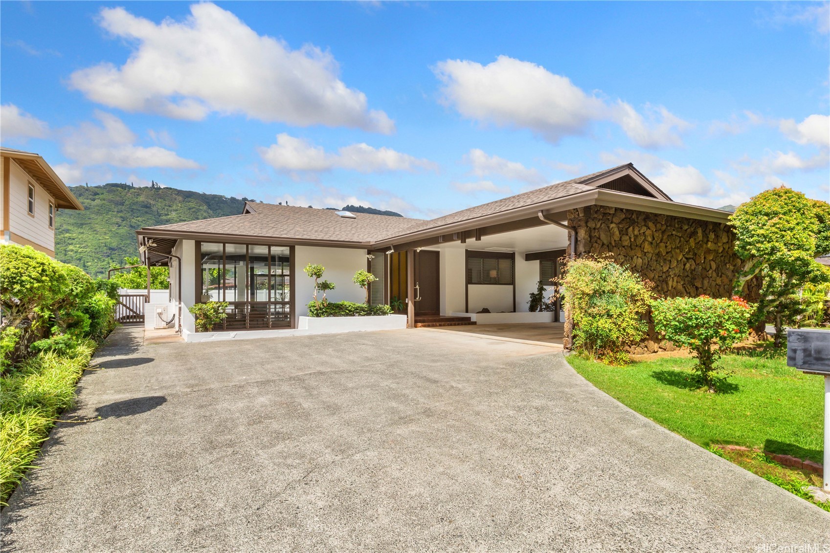 3034 Kalawao Street Property Photo