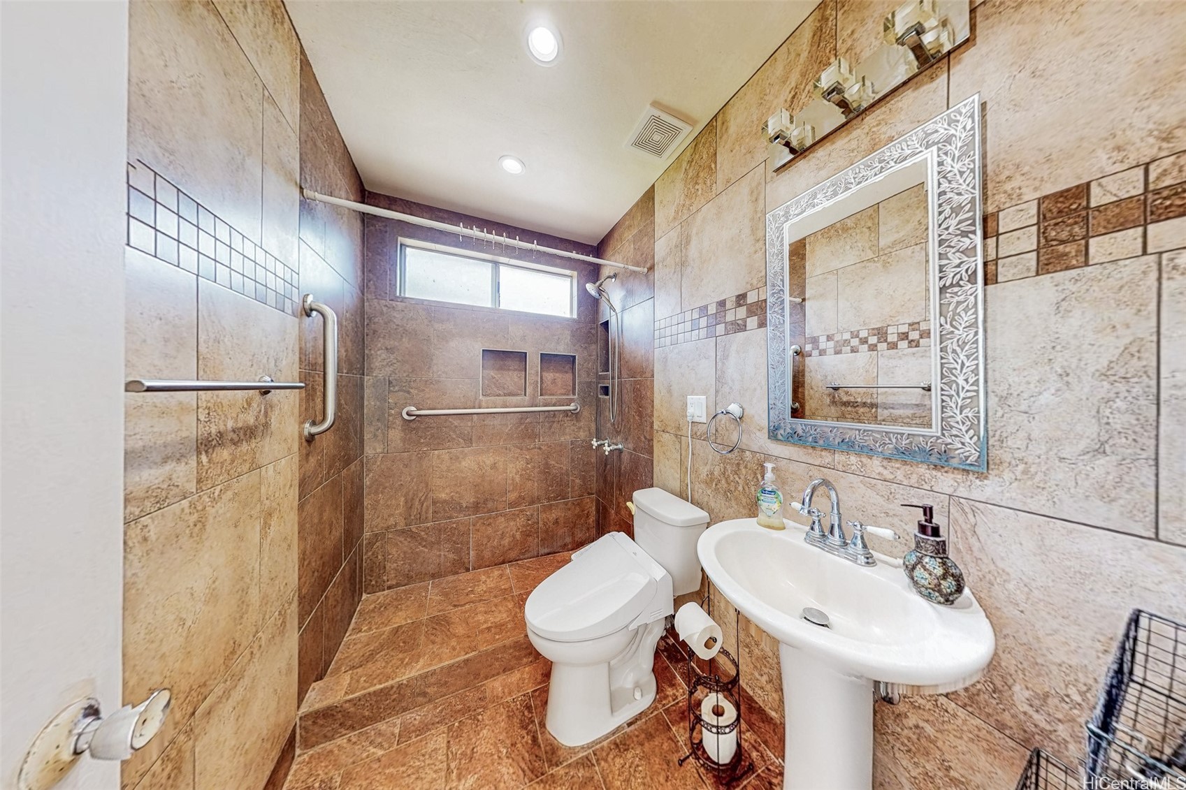 201 N Circle Mauka Street Property Photo 20
