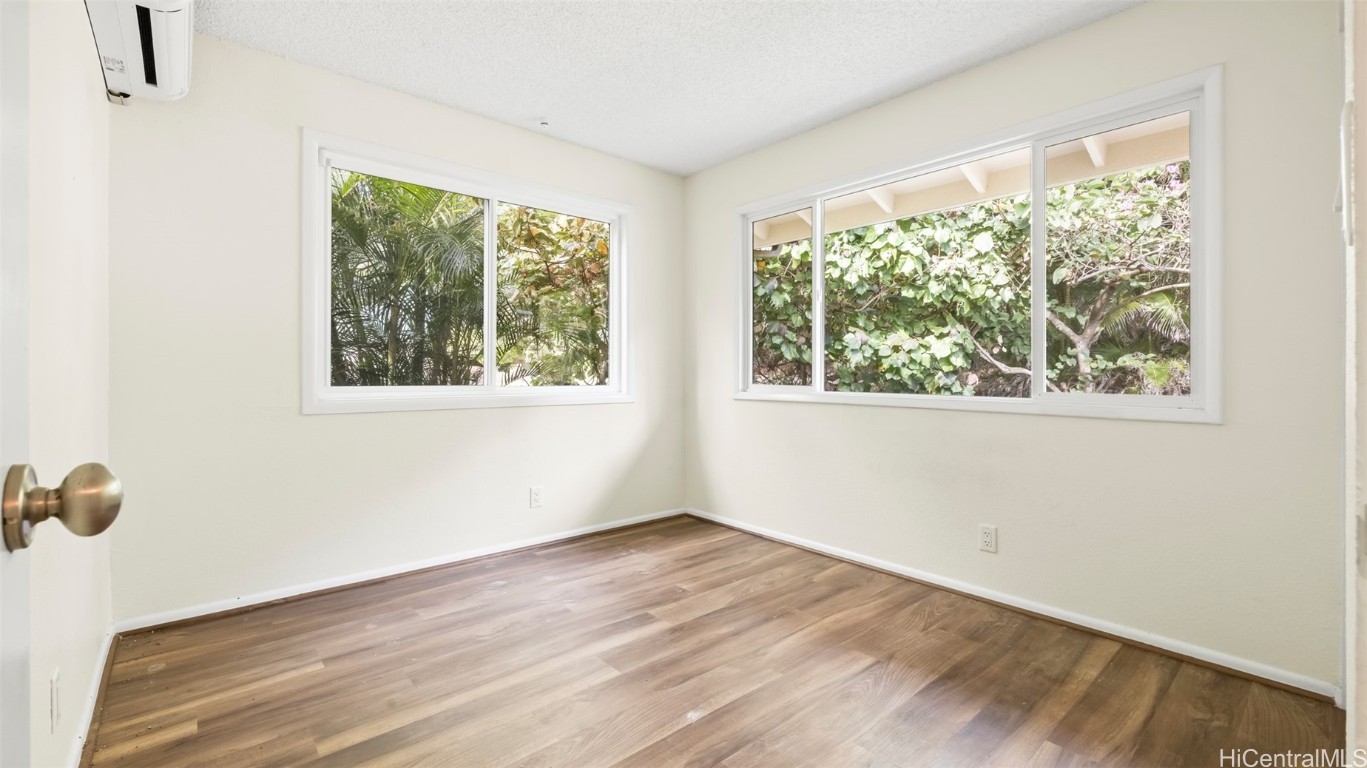 1373 Kaeleku Street Property Photo 20