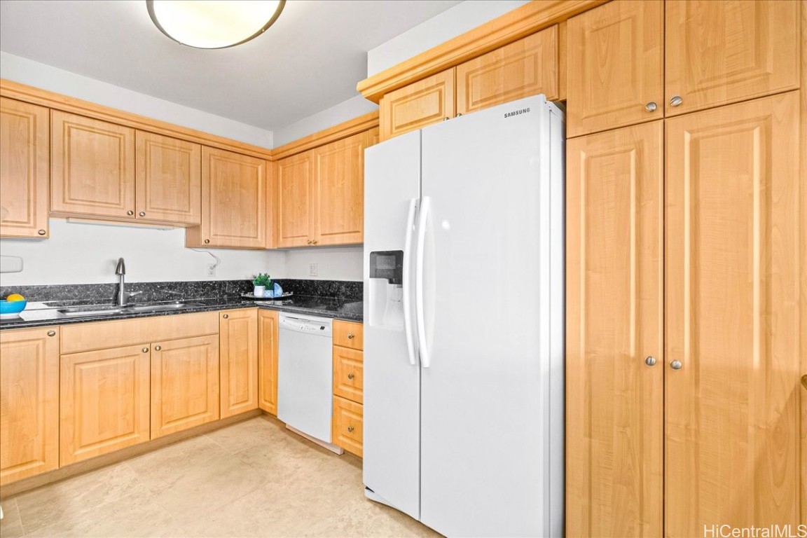 1600 Ala Moana Boulevard 2406 Property Photo 9