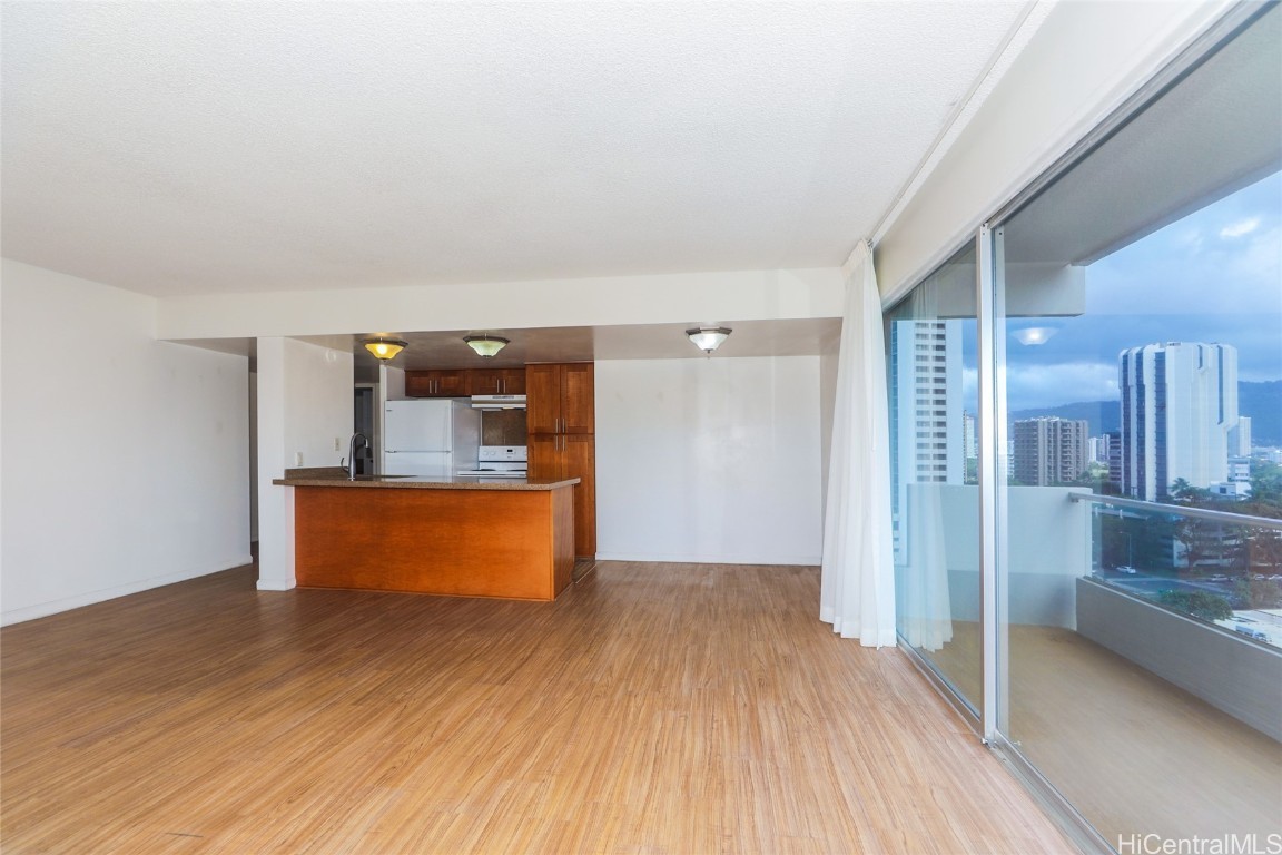 240 Makee Road 11d Property Photo 6