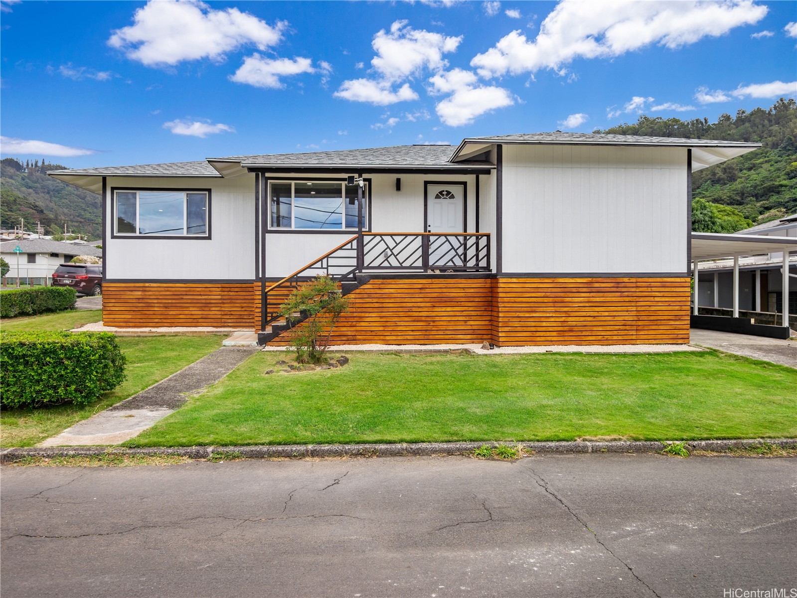 2511 Pauoa Road Property Photo 1