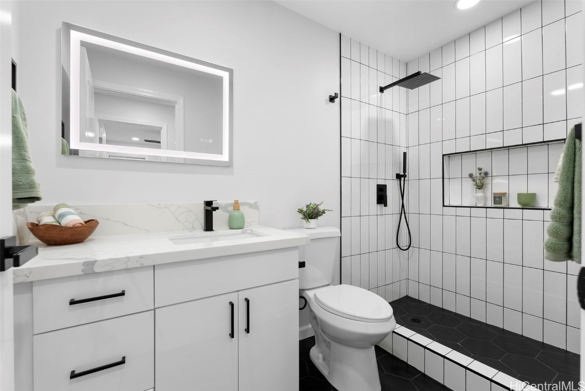 3007 Numana Road Property Photo 5