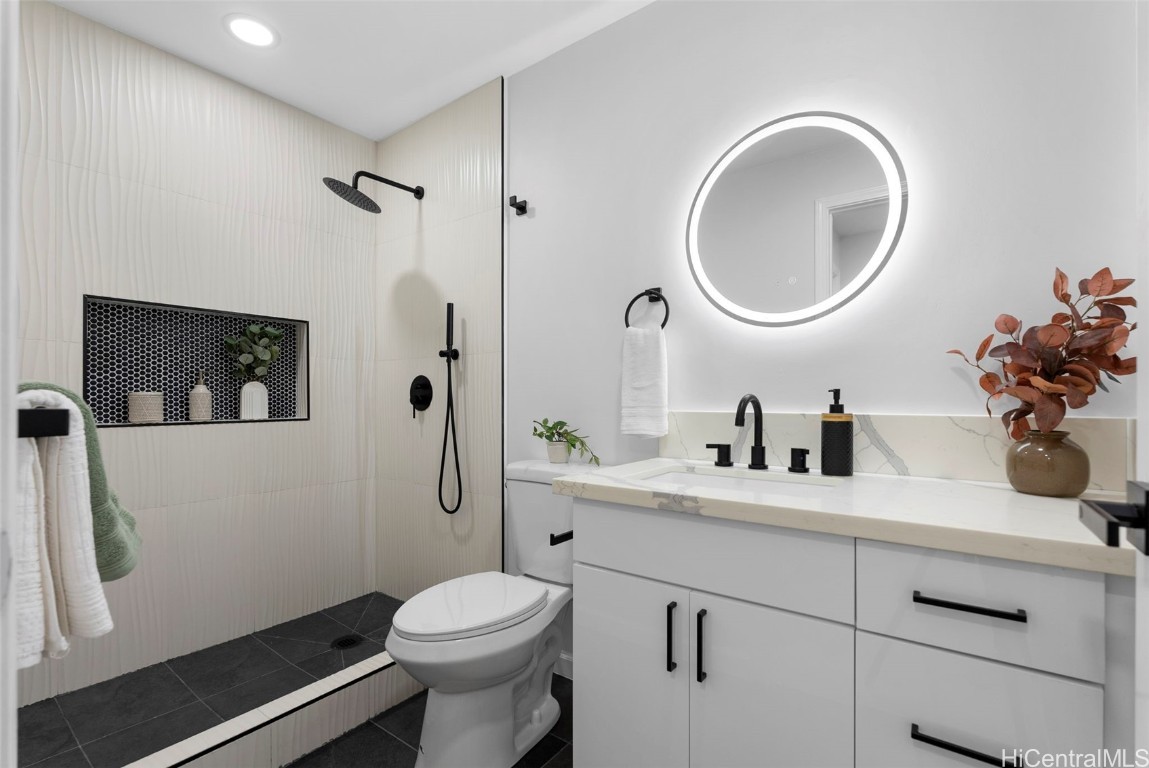 3007 Numana Road Property Photo 12