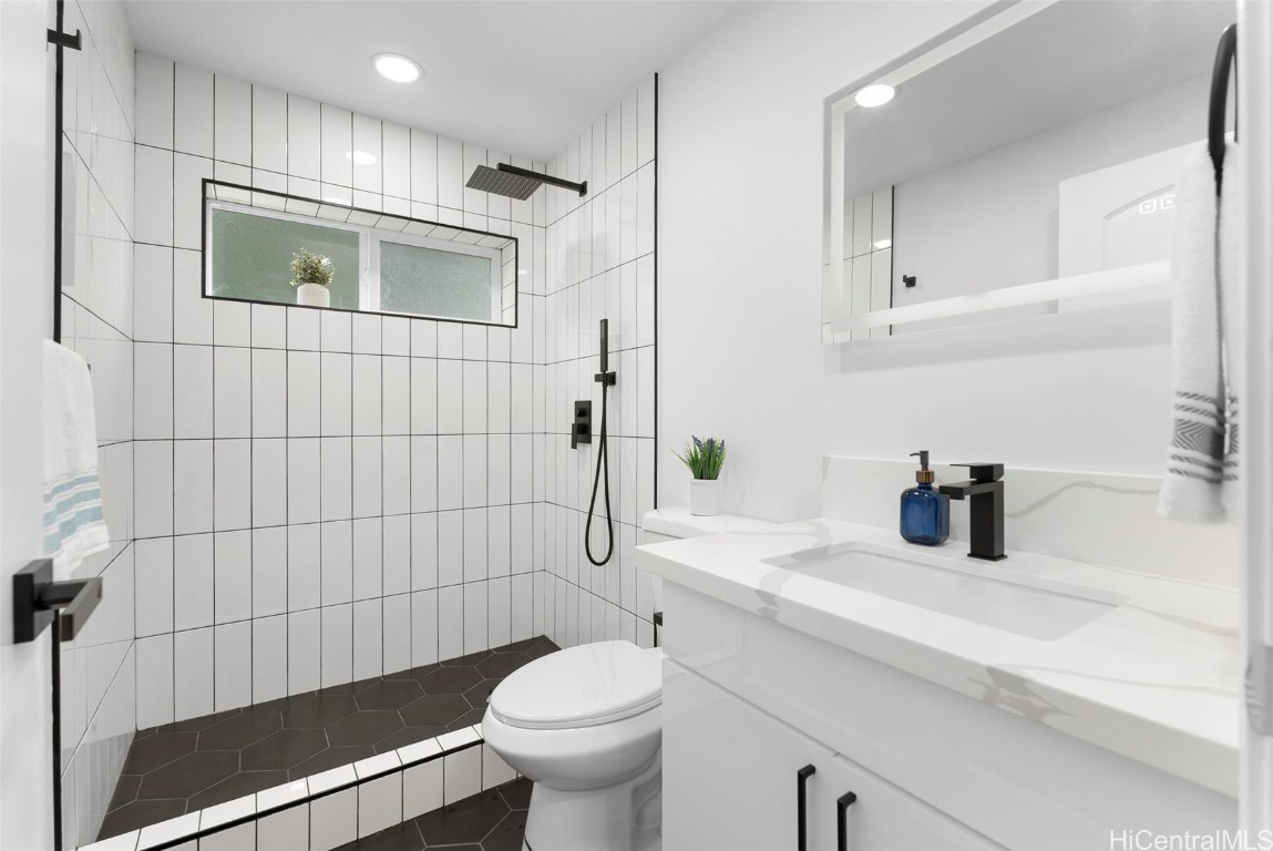 3007 Numana Road Property Photo 16