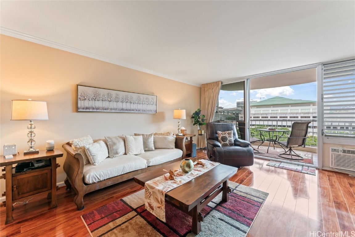 1717 Ala Wai Boulevard 804 Property Photo 2