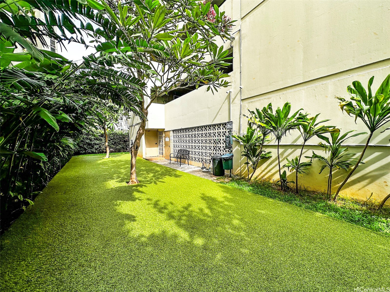 469 Ena Road 2403 Property Photo 24