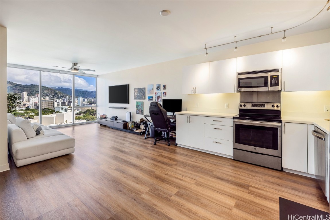 888 Kapiolani Boulevard 2012 Property Photo 1