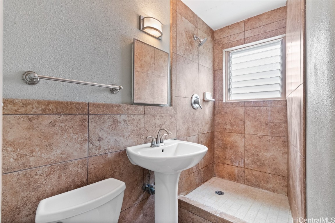 1821 Lipeepee Street 204 Property Photo 9