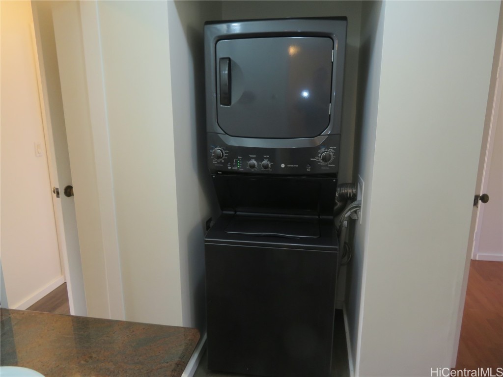 501 Hahaione Street 1/17h Property Photo 12