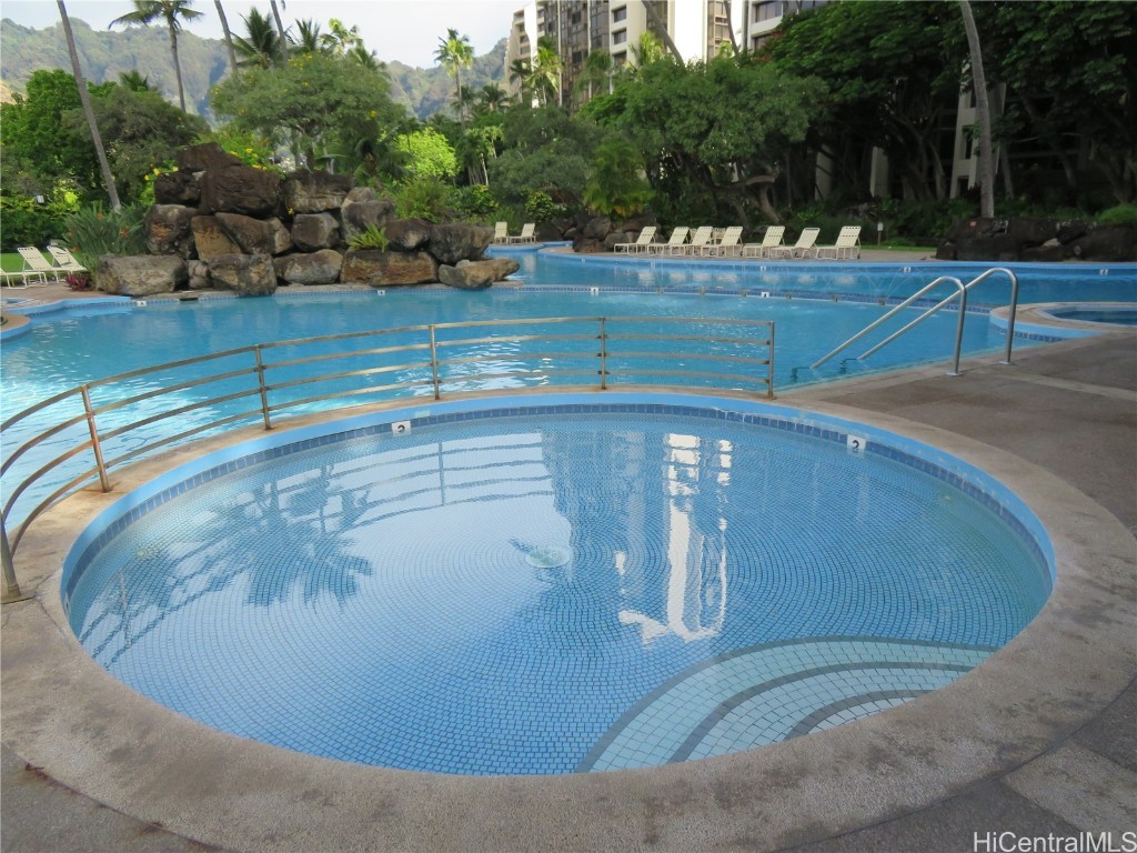 501 Hahaione Street 1/17h Property Photo 13