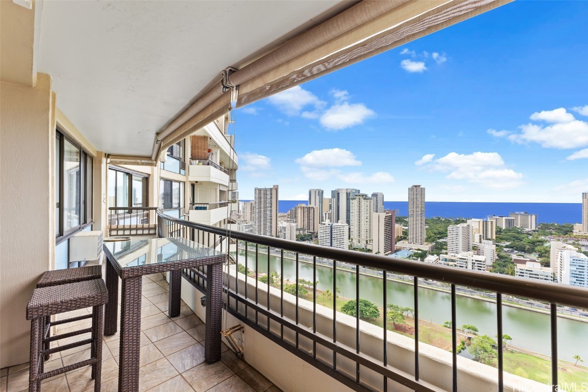 2333 Kapiolani Boulevard 3314 Property Photo 4
