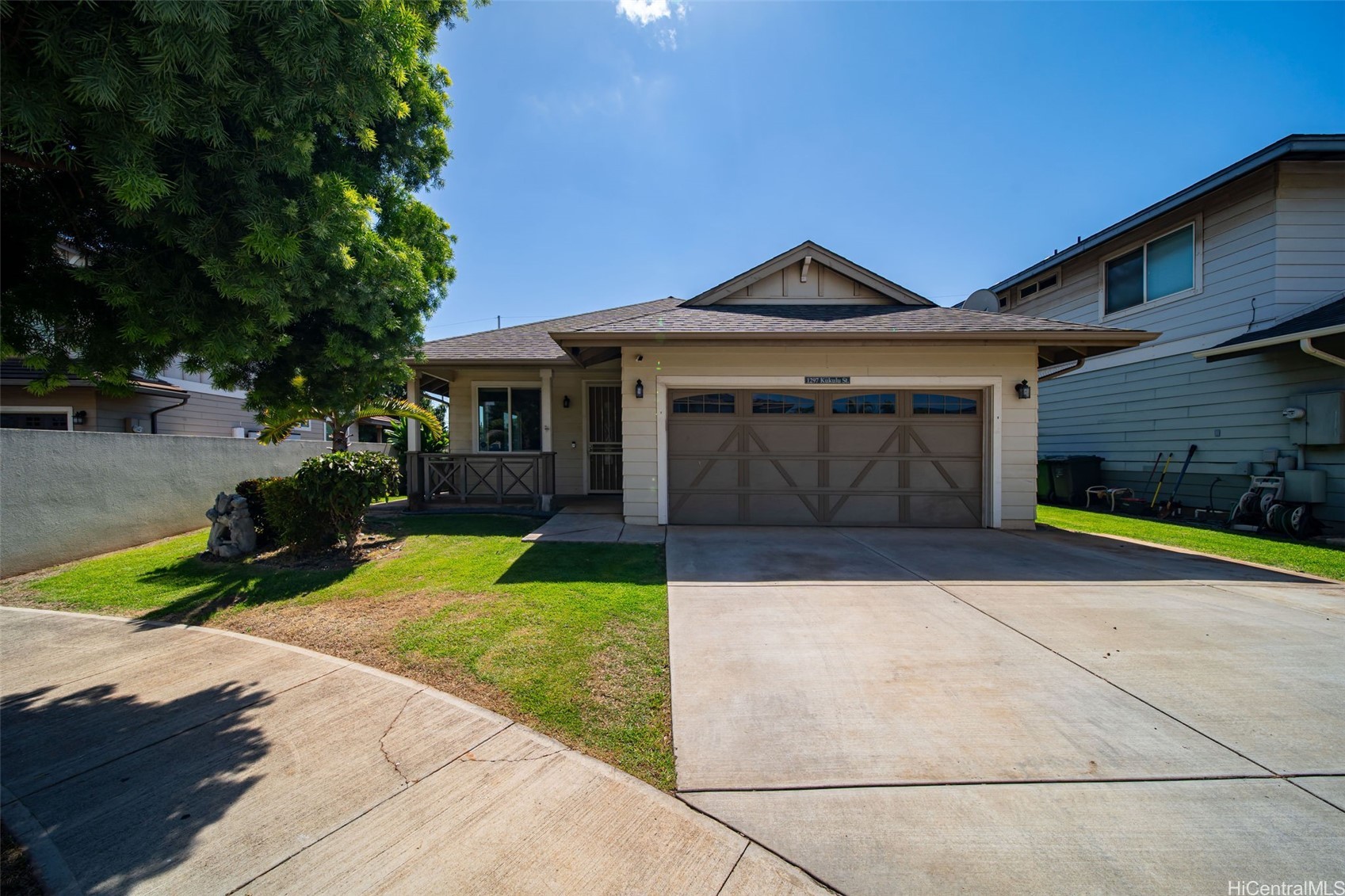 1297 Kukulu Street Property Photo