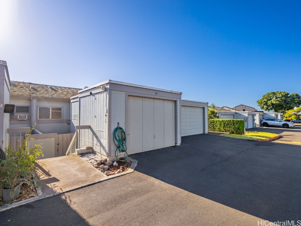 98-1453 Kaahumanu Street E215 Property Photo 2