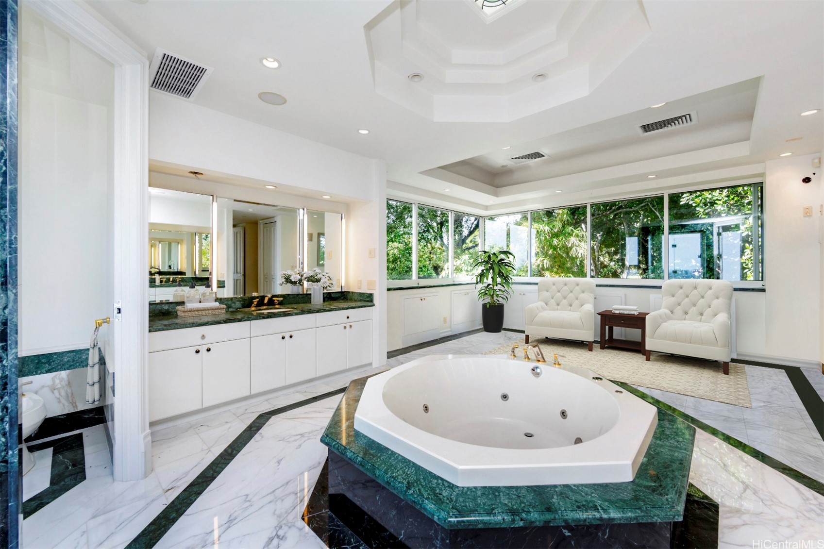 2443 Makiki Hts Drive Property Photo 8