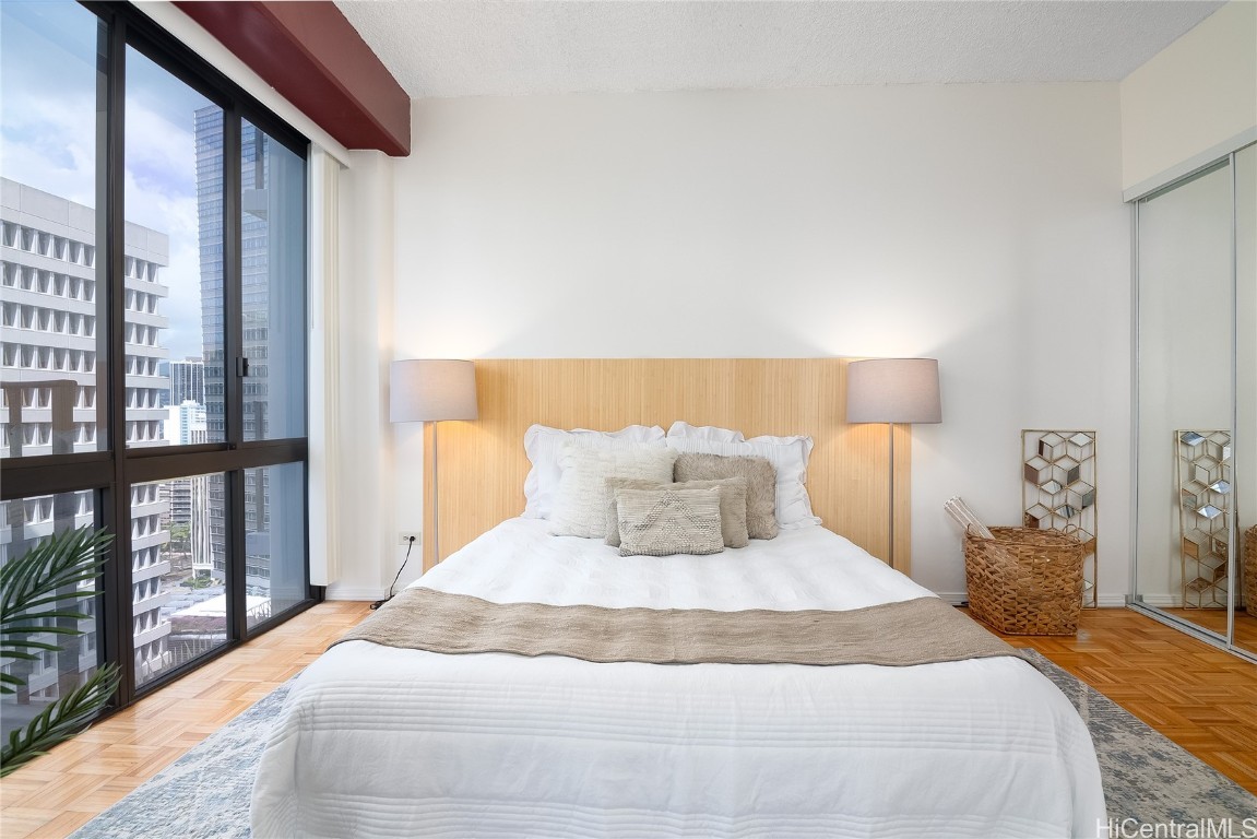 225 Queen Street 22e Property Photo 14