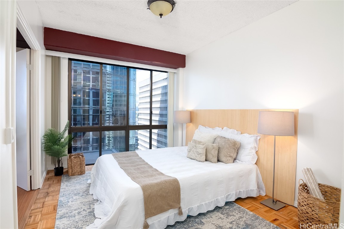 225 Queen Street 22e Property Photo 15